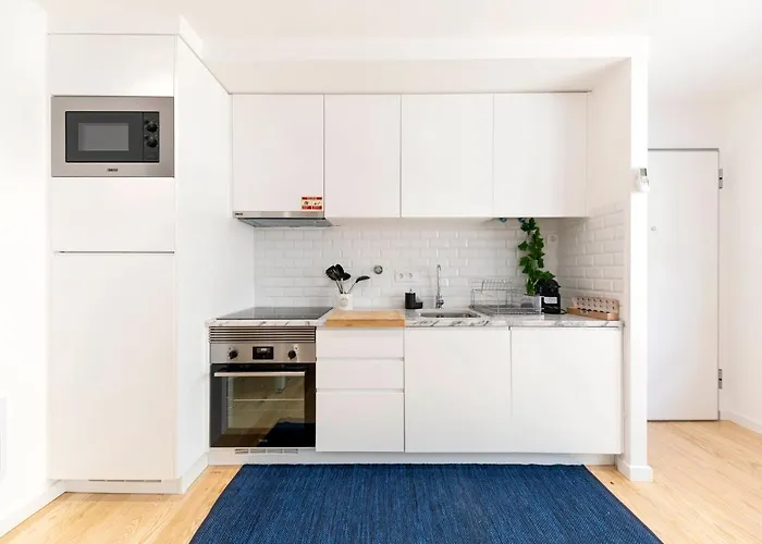 Delmar I Apartment *